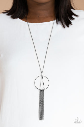 Apparatus Applique Paparazzi Black Necklace
