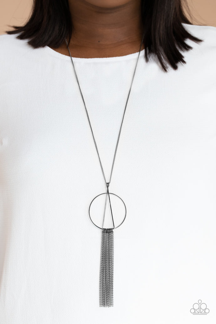 Apparatus Applique Paparazzi Black Necklace