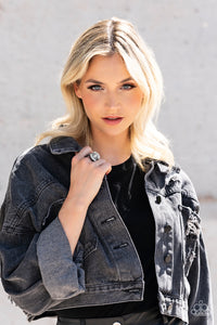 Daringly Deco Papazzai Black Bling Ring