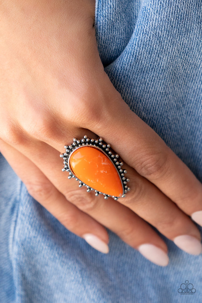 Down-to-Earth Essence Papazzai Orange Ring