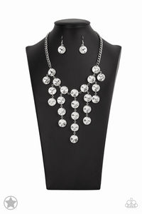 Spotlight Stunner Paparazzi Bling Necklace