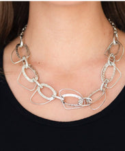 Load image into Gallery viewer, Very Avant Garde Papazzai Silver Necklace