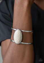 Load image into Gallery viewer, Desert Empress Papazzai White Stone Bracelet
