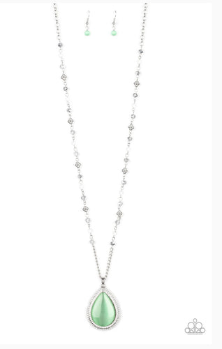 Fashion Flaunt Paparazzi Green Necklace