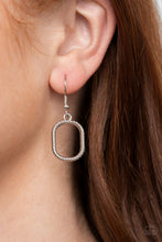 Load image into Gallery viewer, Pucker Up Papazzai Pink Necklace