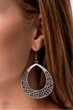 Load image into Gallery viewer, Vineyard Venture Papazzai Silver Earrings