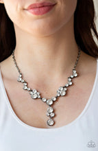 Load image into Gallery viewer, Inner Light Papazzai Black Bling Necklace