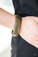 Load image into Gallery viewer, Garden Villa Papazzai Brass Bracelet