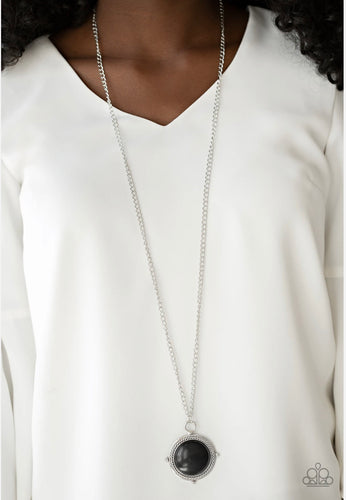 Desert Equinox Papazzai Black Necklace